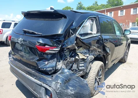 2017 Toyota Highlander Xle z USA, uszkodzony, nr VIN 5TDJZRFH1HS372273
